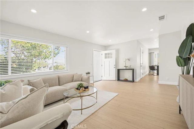 4141 E Addington Avenue, Anaheim, CA 92807