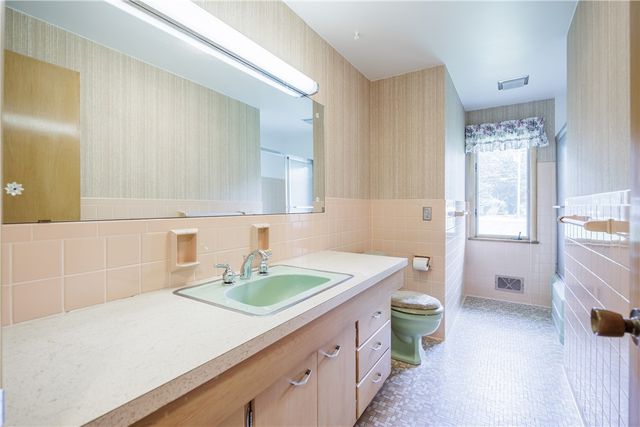 215 North Avenue, Greece, NY 14626