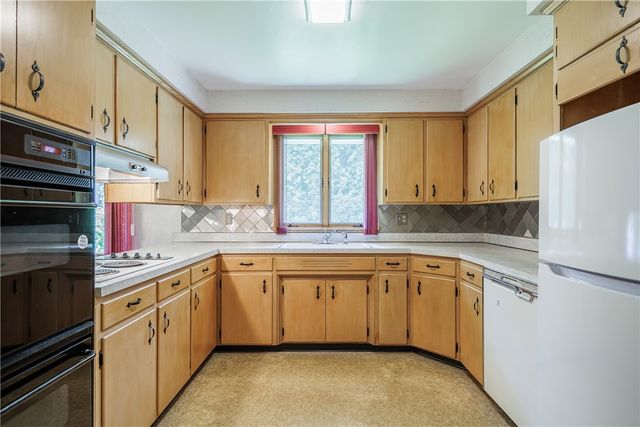 215 North Avenue, Greece, NY 14626