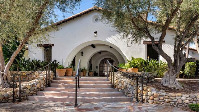 2 Thomas Road, Ladera Ranch, CA 92694