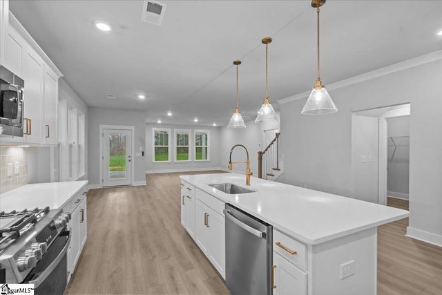 462 Amaryllis Lane, Woodruff, SC 29388