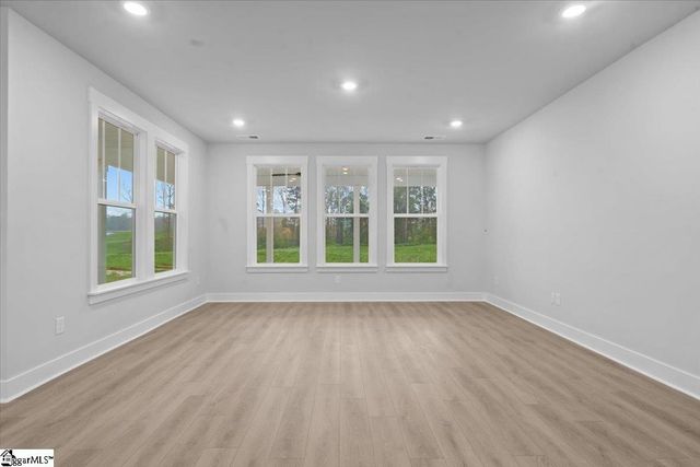 462 Amaryllis Lane, Woodruff, SC 29388