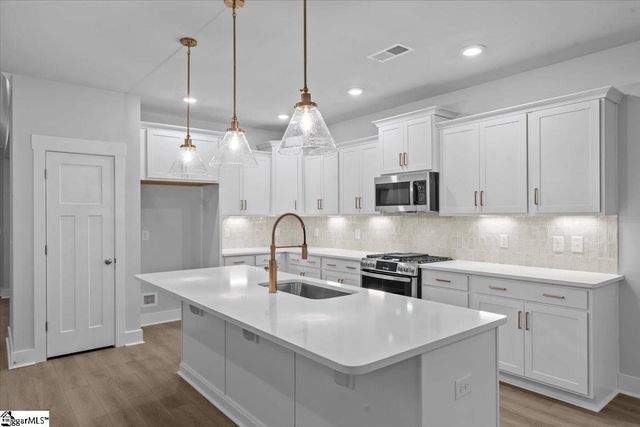 462 Amaryllis Lane, Woodruff, SC 29388