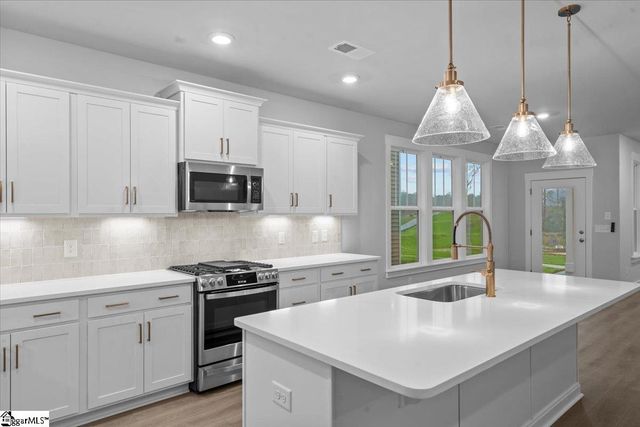 462 Amaryllis Lane, Woodruff, SC 29388