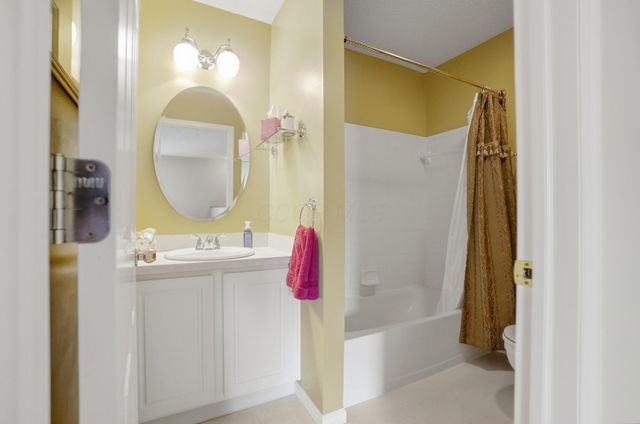 6213 Hampton Green Place, 2C, Dublin, OH 43016