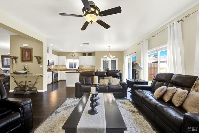 413 Meehan Ct, Suisun City, CA 94585