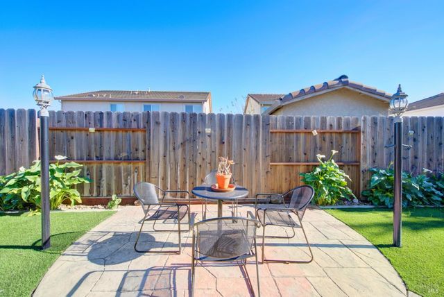 413 Meehan Ct, Suisun City, CA 94585