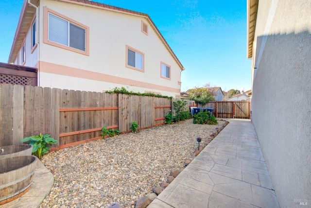 413 Meehan Ct, Suisun City, CA 94585