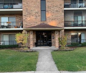 7913 Paxton Avenue 1W, Tinley Park, IL 60477