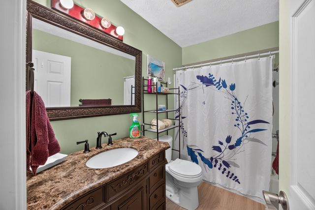 3669 N Riveroaks Dr, Cookeville, TN 38506