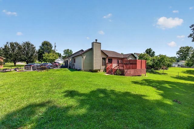 3669 N Riveroaks Dr, Cookeville, TN 38506