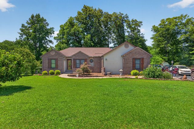 3669 N Riveroaks Dr, Cookeville, TN 38506