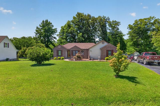 3669 N Riveroaks Dr, Cookeville, TN 38506