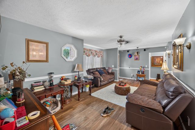 3669 N Riveroaks Dr, Cookeville, TN 38506