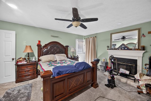 3669 N Riveroaks Dr, Cookeville, TN 38506