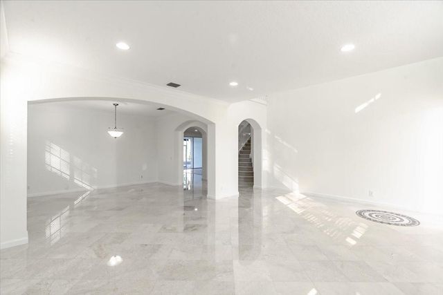 2543 Hunters Run Way, Weston, FL 33327