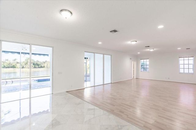 2543 Hunters Run Way, Weston, FL 33327