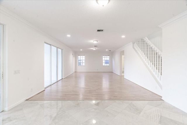 2543 Hunters Run Way, Weston, FL 33327