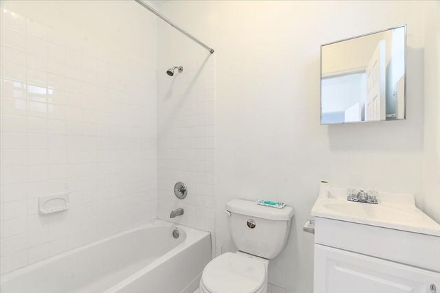 2543 Hunters Run Way, Weston, FL 33327