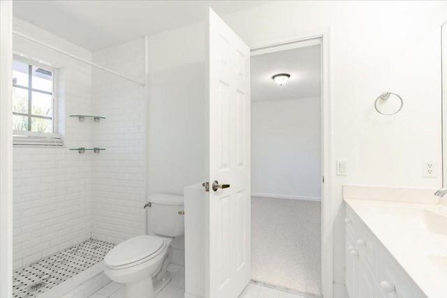 2543 Hunters Run Way, Weston, FL 33327