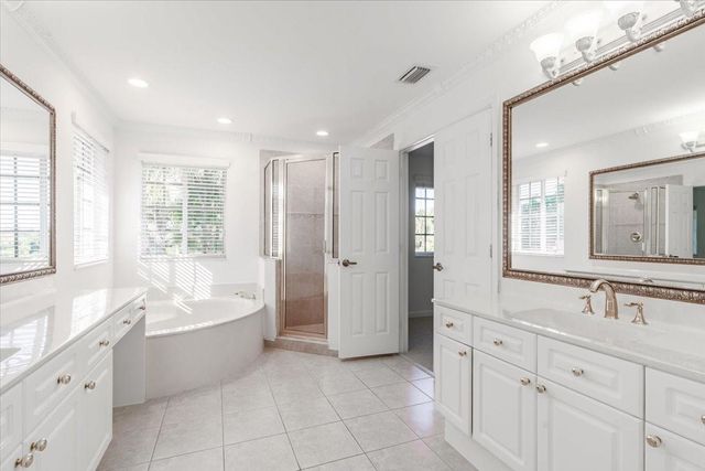 2543 Hunters Run Way, Weston, FL 33327