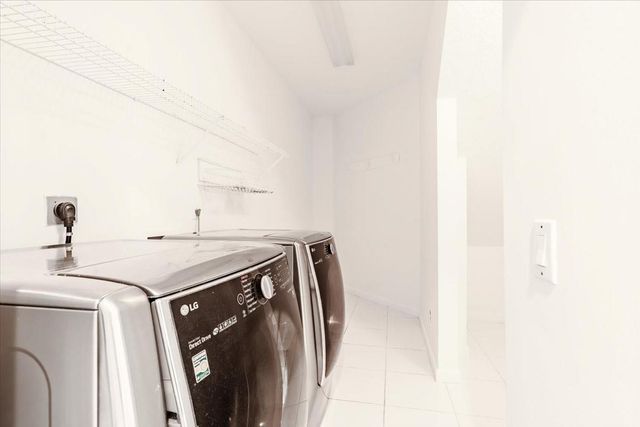 2543 Hunters Run Way, Weston, FL 33327