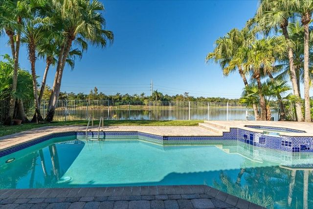 2543 Hunters Run Way, Weston, FL 33327