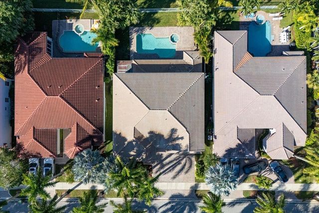 2543 Hunters Run Way, Weston, FL 33327