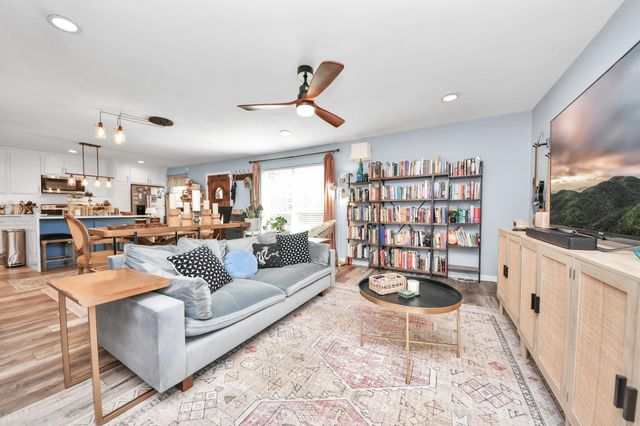 3224 Timmons Lane 168, Houston, TX 77027