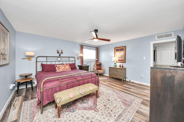 3224 Timmons Lane 168, Houston, TX 77027