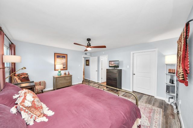 3224 Timmons Lane 168, Houston, TX 77027