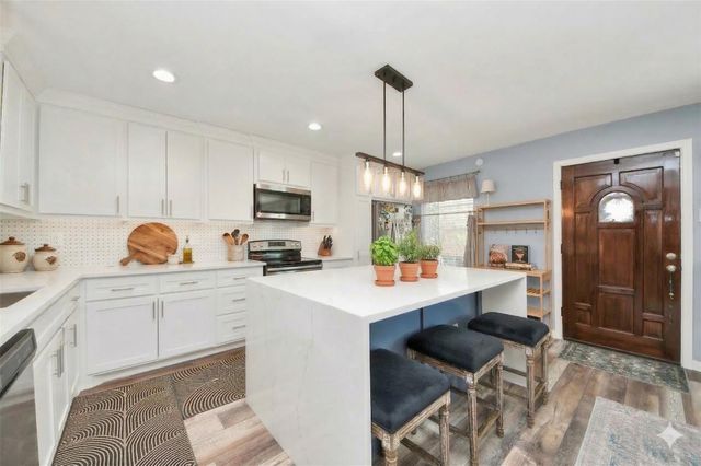 3224 Timmons Lane 168, Houston, TX 77027