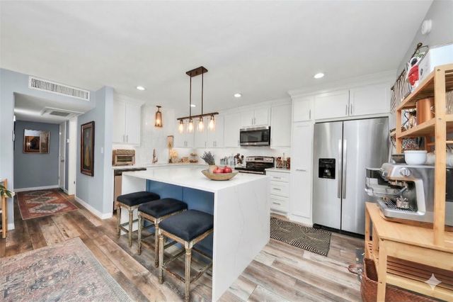 3224 Timmons Lane 168, Houston, TX 77027