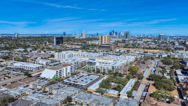 3224 Timmons Lane 168, Houston, TX 77027