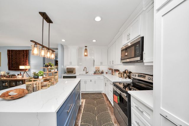 3224 Timmons Lane 168, Houston, TX 77027