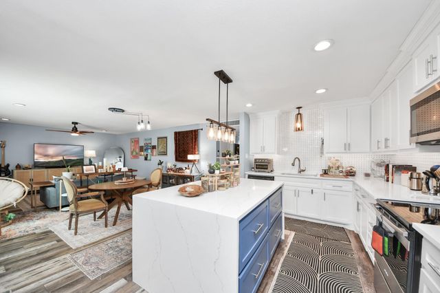 3224 Timmons Lane 168, Houston, TX 77027