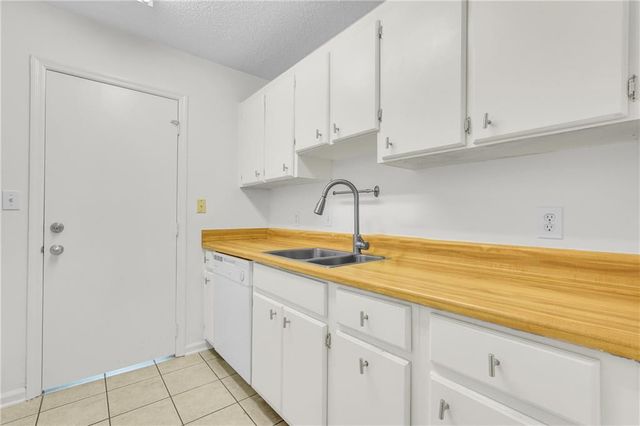 114 S Island Square Drive, St. Simons Island, GA 31522