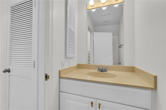 114 S Island Square Drive, St. Simons Island, GA 31522