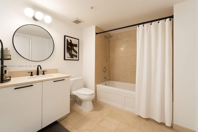 1800 N Bayshore Dr 3304, Miami, FL 33132