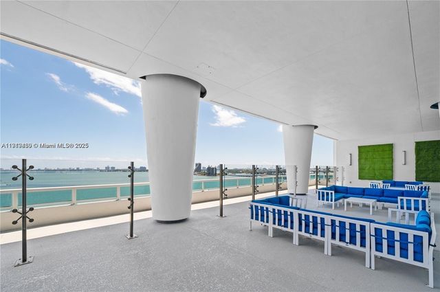 1800 N Bayshore Dr 3304, Miami, FL 33132