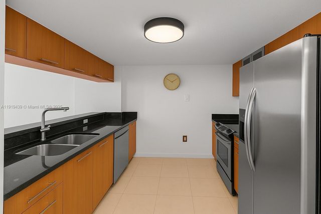 1800 N Bayshore Dr 3304, Miami, FL 33132