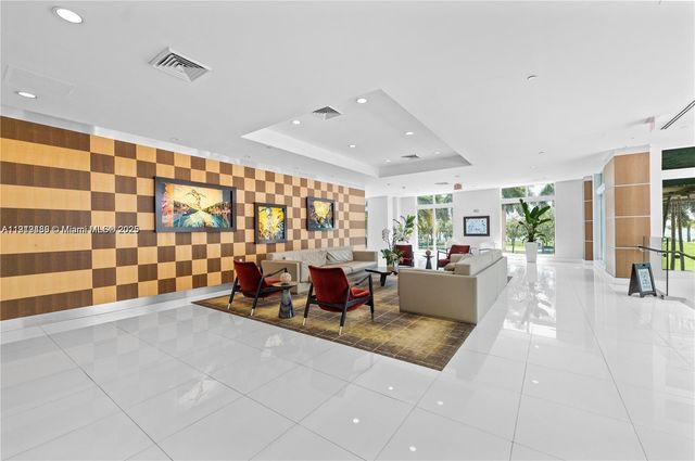 1800 N Bayshore Dr 3304, Miami, FL 33132