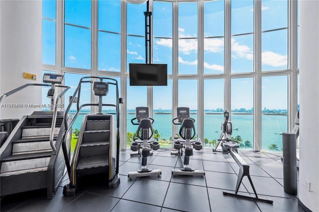 1800 N Bayshore Dr 3304, Miami, FL 33132