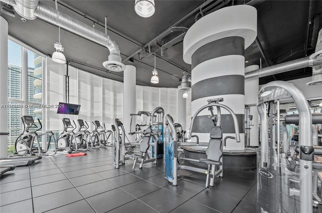 1800 N Bayshore Dr 3304, Miami, FL 33132