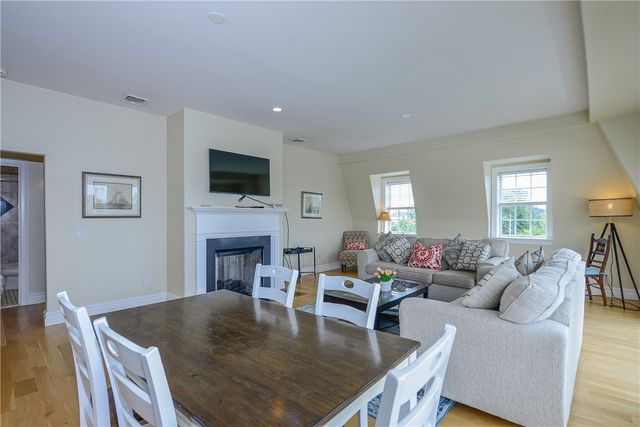 106 William Street 2, Newport, RI 02840