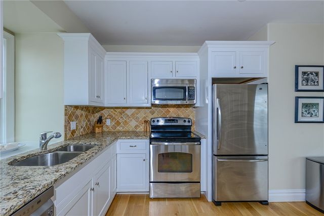 106 William Street 2, Newport, RI 02840