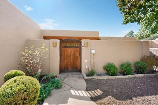610 Camino Espanol NW, Albuquerque, NM 87107