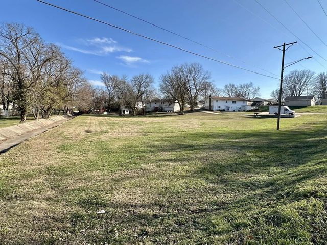 801 E Hill Street, Springfield, MO 65803