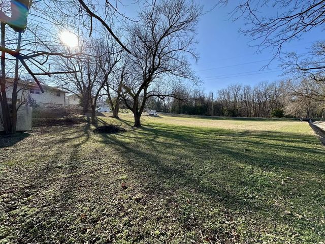 801 E Hill Street, Springfield, MO 65803