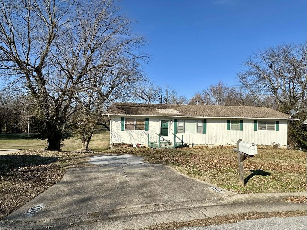 801 E Hill Street, Springfield, MO 65803